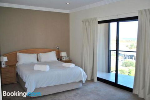 Eagles Nest - Tourism Noosa 6
