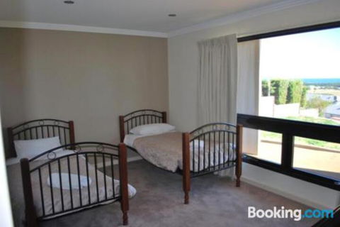 Eagles Nest - Tourism Noosa 2
