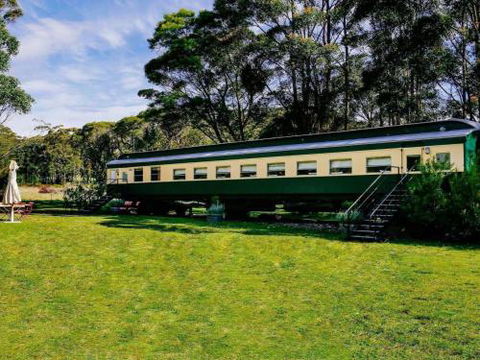 THE ANGAS CARRIAGE Alpine Southern Highlands 4pm Check Out On Sundays - Tourism Noosa 0