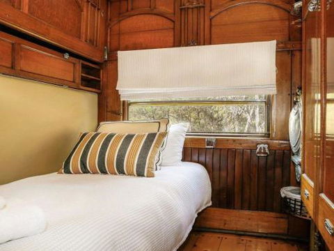 THE ANGAS CARRIAGE Alpine Southern Highlands 4pm Check Out On Sundays - Tourism Noosa 3