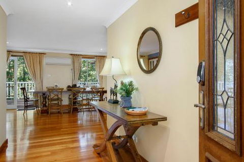 Hilldo Lovely Mountainside Accommodation - Tourism Noosa 3