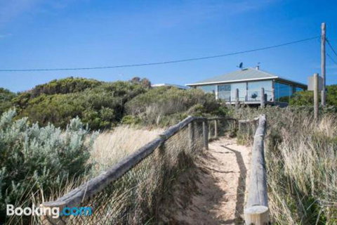 Anchor Beachfront Retreat - Tourism Noosa 2