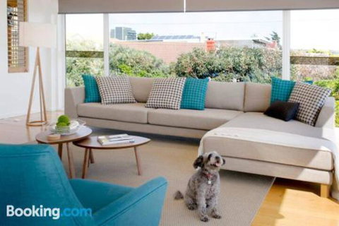 Anchor Beachfront Retreat - Tourism Noosa 6