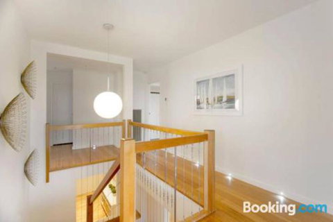 Anchor Beachfront Retreat - Tourism Noosa 0