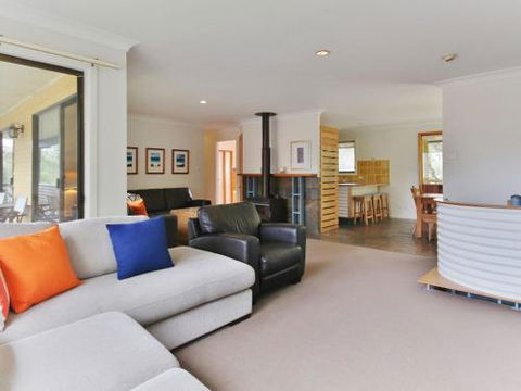 Take Time At Hyams Beach 4pm Check Out Sundays - Tourism Noosa 2