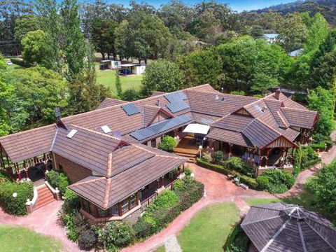 THE ELMS Berry Berry & Surrounds 4pm Check Out Sundays - Tourism Noosa 4