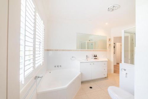 Beaches - Tourism Noosa 6