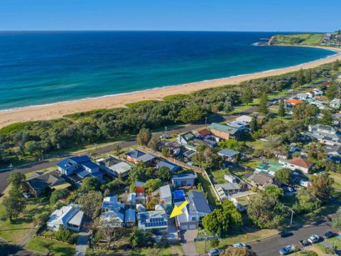 THE OASIS Werri Beach 4pm Check Out Sundays - Tourism Noosa 0