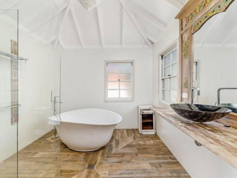 THE OASIS Werri Beach 4pm Check Out Sundays - Tourism Noosa 2