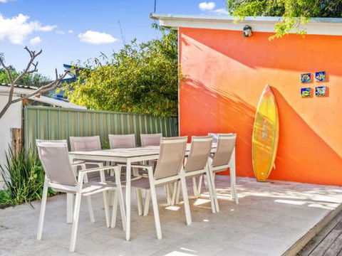 THE OASIS Werri Beach 4pm Check Out Sundays - Tourism Noosa 6