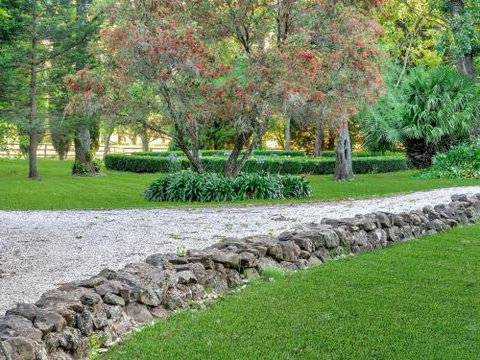 NORMANDIE PARK Exeter 4pm Check Out On Sundays - Tourism Noosa 5