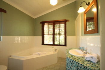 Galnyamba.Friday Creek Retreat - Tourism Noosa 5