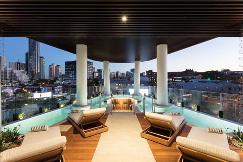 FV Iconic Designer APT, Parking, Near CBD Qfv147-14 - Tourism Noosa 3