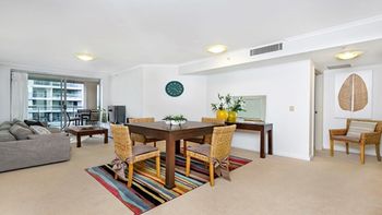 The Apartment Service HELP7 - Tourism Noosa 0
