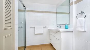 The Apartment Service HELP7 - Tourism Noosa 4