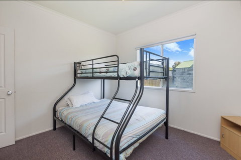 Julieanne - Tourism Noosa 2