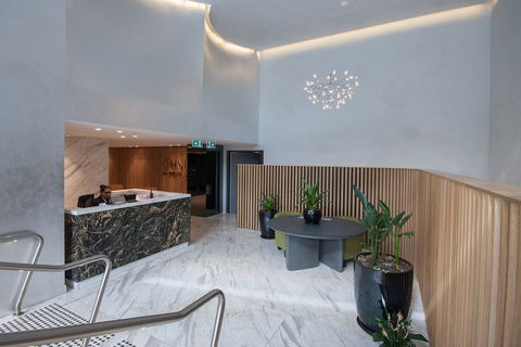 Modern 2 Bedroom Potts Point Apartment - Tourism Noosa 3