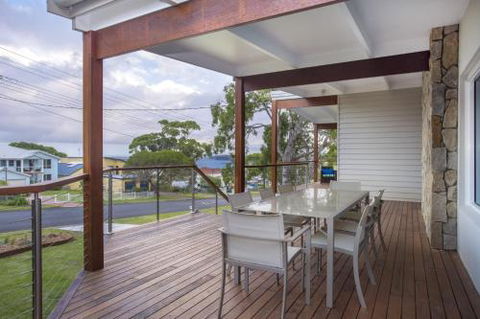 THE PERFECT BEACH HOUSE - Tourism Noosa 4