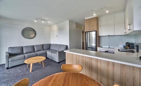 Snow Ski Apartments 23 - Tourism Noosa 1