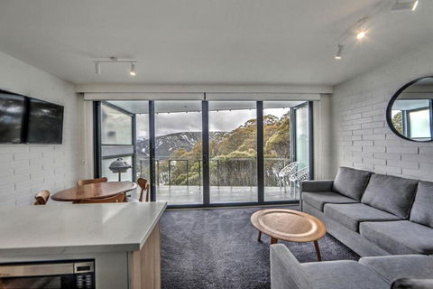 Snow Ski Apartments 23 - Tourism Noosa 5