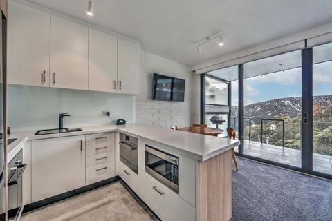 Snow Ski Apartments 23 - Tourism Noosa 2