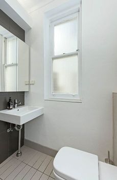 Spacious One Bedroom Heart Of Potts Point H333 - Tourism Noosa 3
