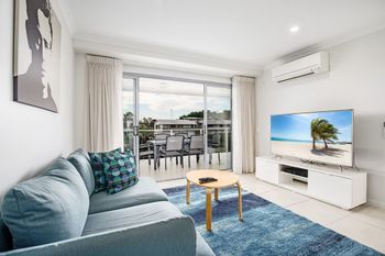 Cotton Tree Modern Apartment - Tourism Noosa 0