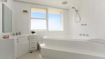 The Apartment Service COLRY - Tourism Noosa 2