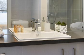 Bright & Updated 1 Bedroom Apartment - Tourism Noosa 1