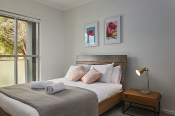 Bright & Updated 1 Bedroom Apartment - Tourism Noosa 5