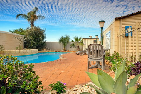 Osprey Holiday Village Unit 123 - Tourism Noosa 2