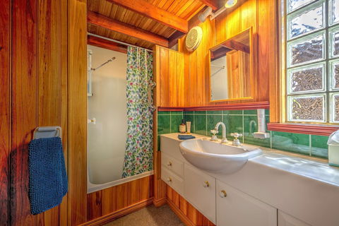 Sheoak On The Bay - Tourism Noosa 1