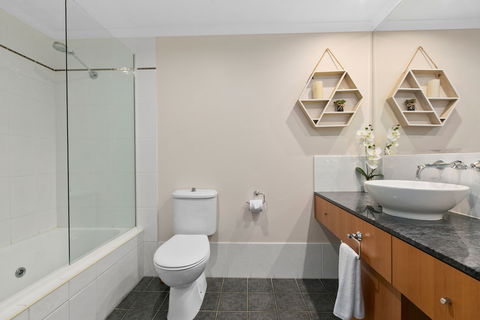 Poolside Apt In Alamanda Beachfront Resort 41 - Tourism Noosa 6