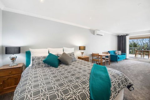 Forresters Beach Bed & Breakfast - Tourism Noosa 0