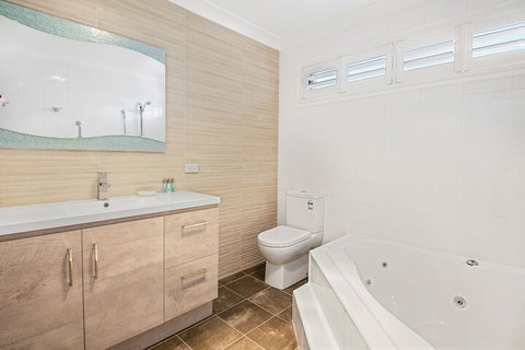 Forresters Beach Bed & Breakfast - Tourism Noosa 1
