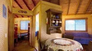 Straddie Bungalows - Tourism Noosa 1