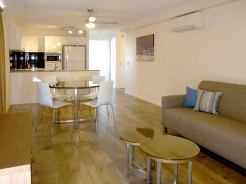 Direct Hotels Governor Apartments - Tourism Noosa 0