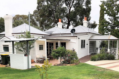 Fairbank House - Tourism Noosa 1