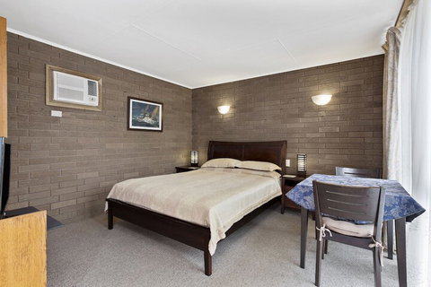 A1 Motels Port Fairy Motel And Apartments - Tourism Noosa 4