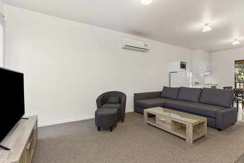 A1 Motels Port Fairy Motel And Apartments - Tourism Noosa 1
