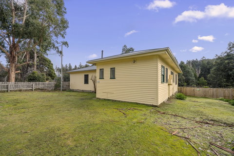 Giants Table And Cottages - Tourism Noosa 0