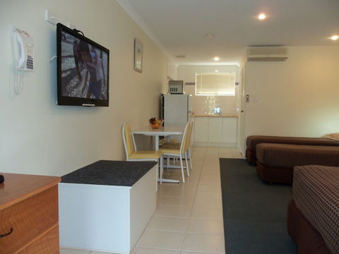 Emu Point Motel & Apartments - Tourism Noosa 6