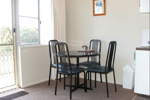 Inlet Views Holiday Lodge Motel - Tourism Noosa 6