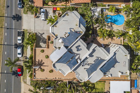 Burlington Holiday Apartments - Tourism Noosa 3