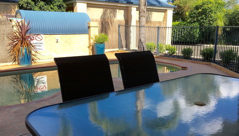 Edward Parry Motel & Apartments - Tourism Noosa 3