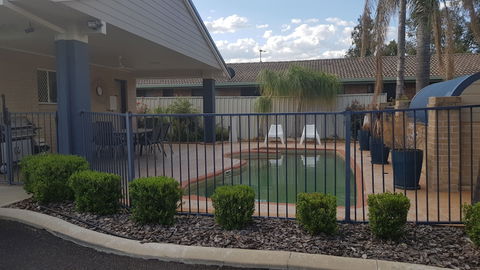 Edward Parry Motel & Apartments - Tourism Noosa 4