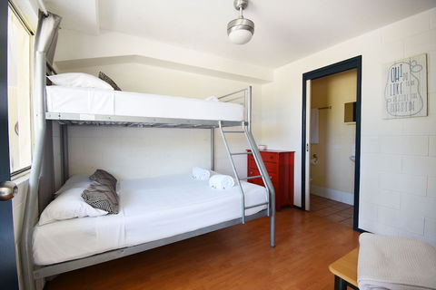 Caloundra Backpackers - Hostel - Tourism Noosa 1