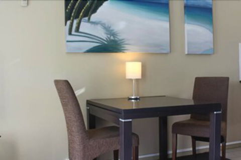 Whale Motor Inn And Restaurant - Tourism Noosa 2
