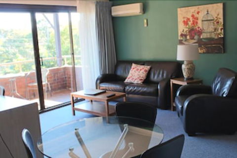Whale Motor Inn And Restaurant - Tourism Noosa 5