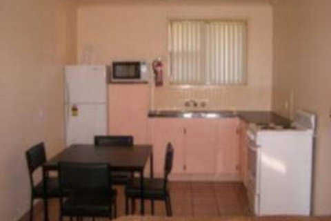 Glasgow Lodge - Tourism Noosa 1